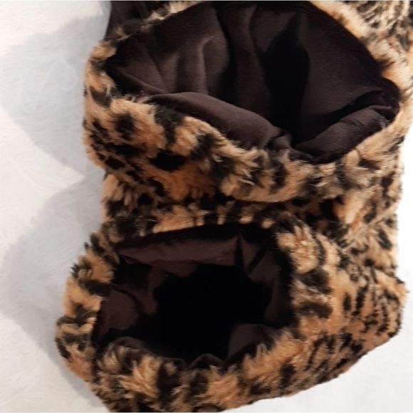 Fuzzy leapord bear Outfit Size 24 month - Picture 13 of 14